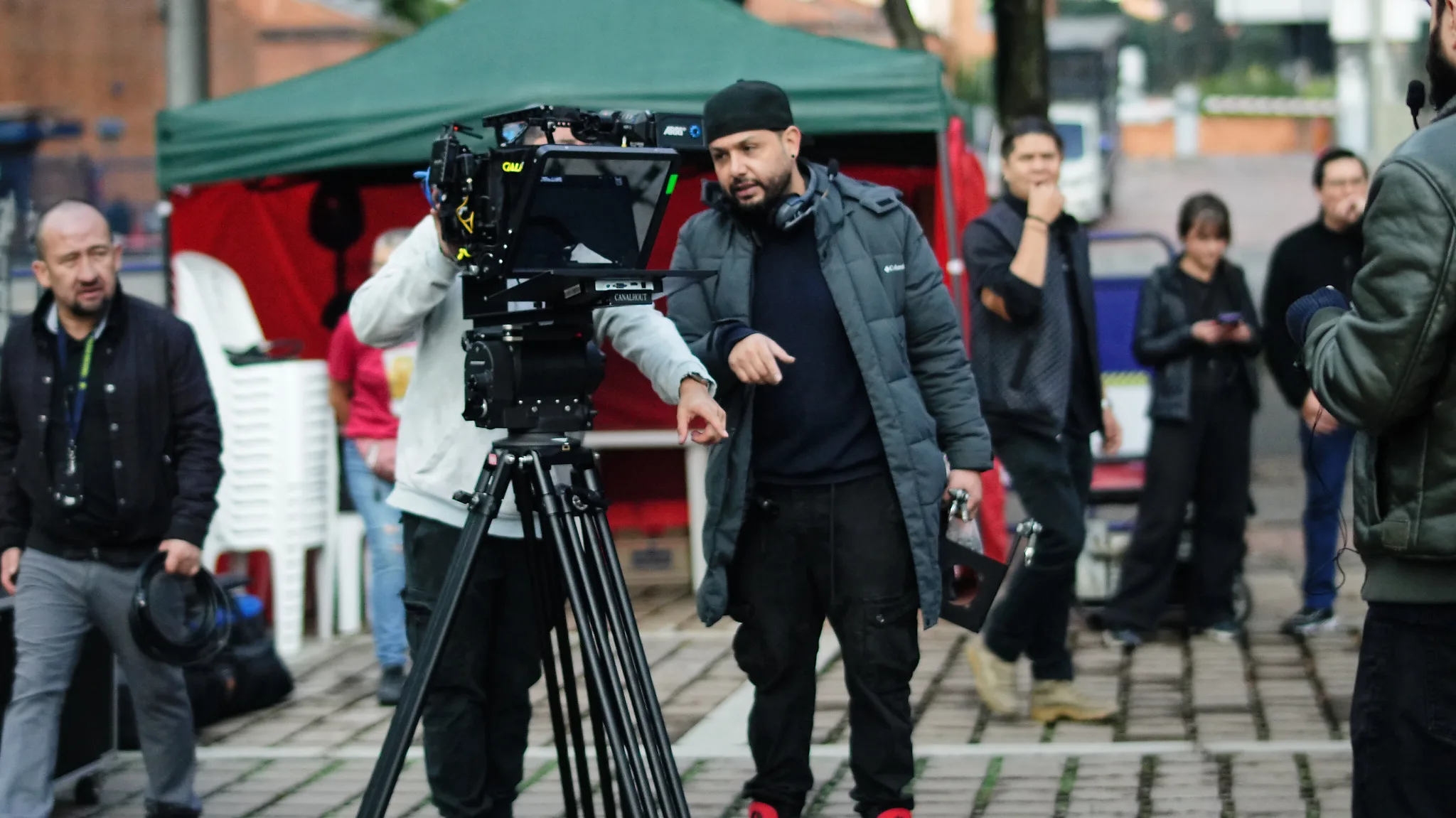 Fundador de 88 Films Productions durante una producción